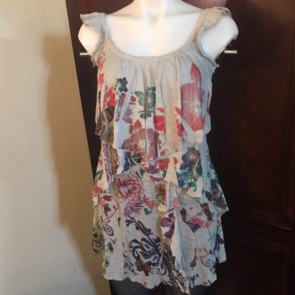 🆕 Catwalk Studio Gray Floral Ruffle Tank Top-Med